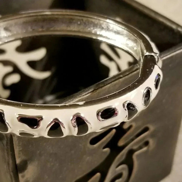 Black and White Enameled Art Deco Animal Print Hinged Bangle Bracele - Picture 1 of 6